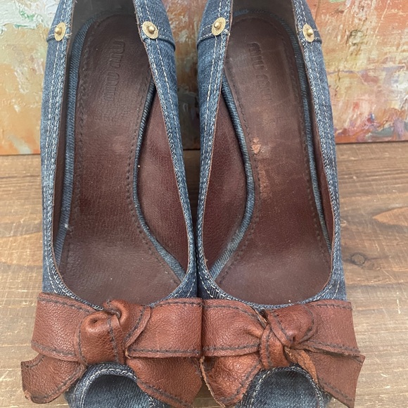 MIU MIU Peep Toe Blue Denim Wedge Heels w/Leather Bow - Picture 3 of 13